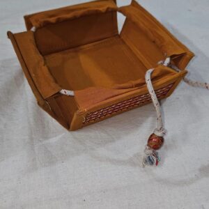 Folding tissue paper holder